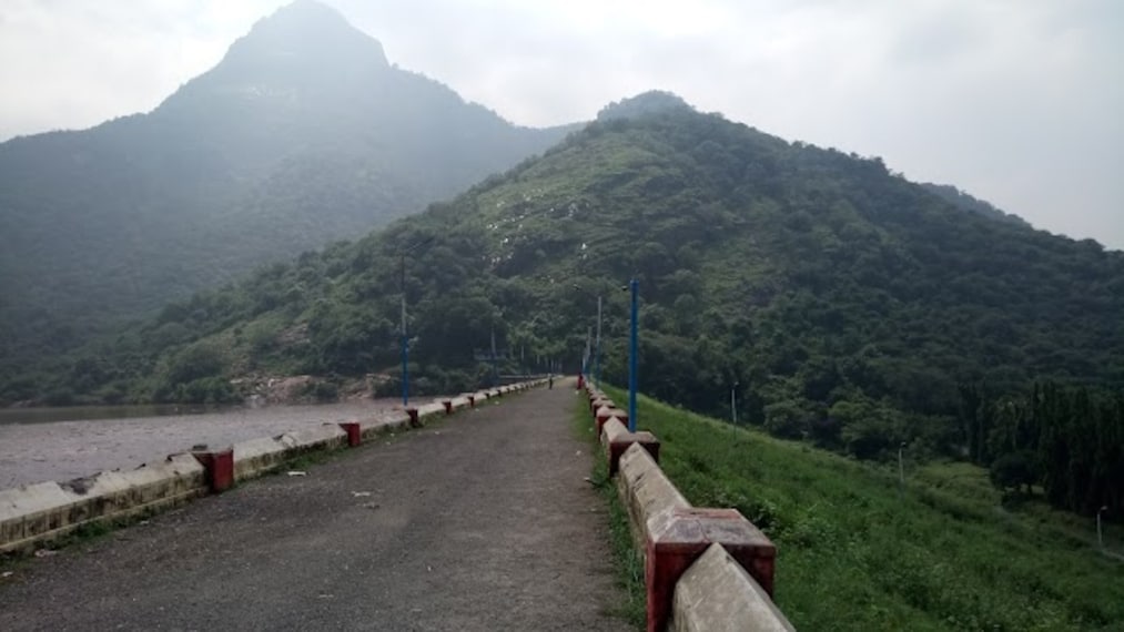 Varathamanathi_Dam_3