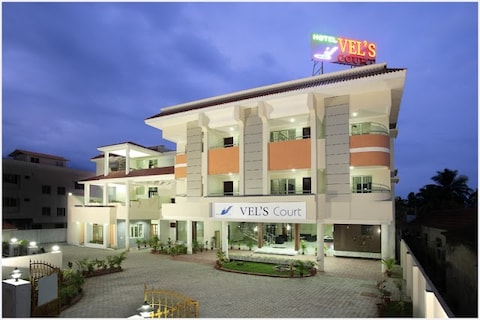 Hotel Vels Court