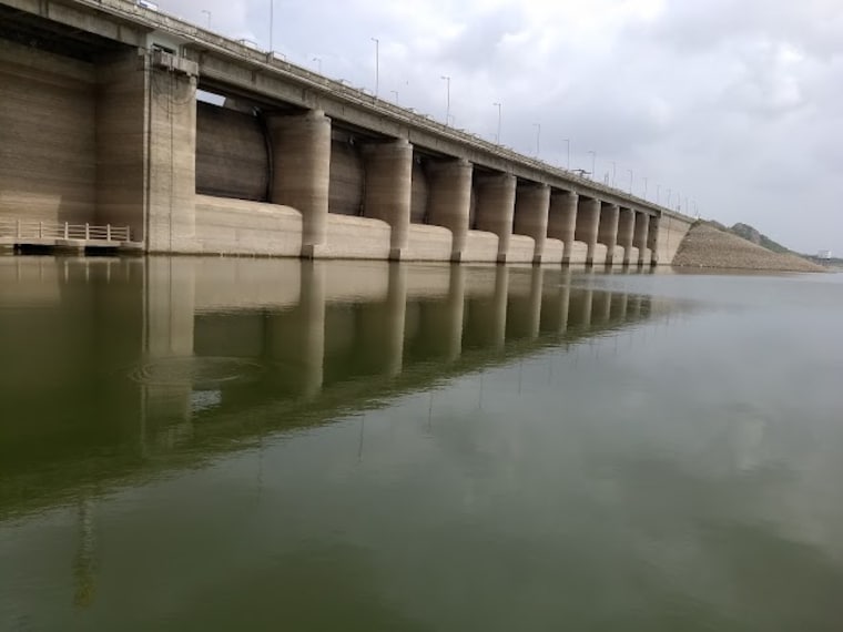 Dantiwada_Dam_1