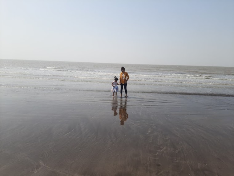 Rajodi_Beach_Road_1
