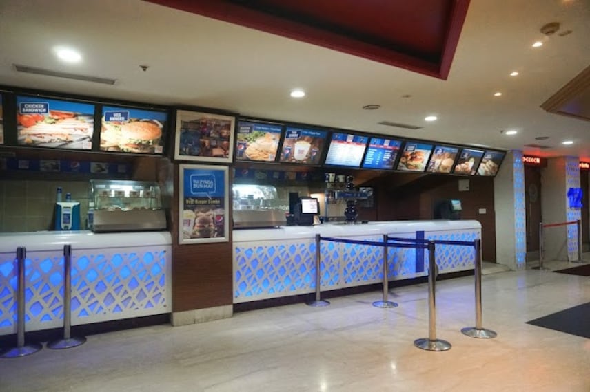 Piccadily_Square_Mall_2