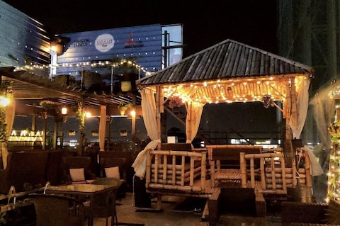 Patio Terrasse at Golden Tulip Panchkula