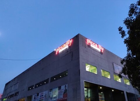 Piccadily Square Mall