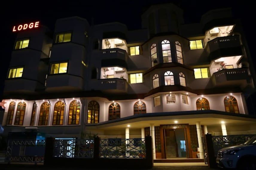 Dhanashree_Hospitality_1