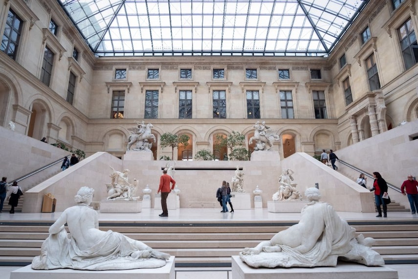 Louvre_Museum_2