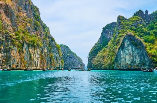 phi_phi_island_swim_in_pileh_bay