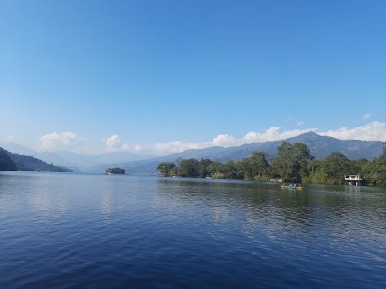 Phewa_Lake_2