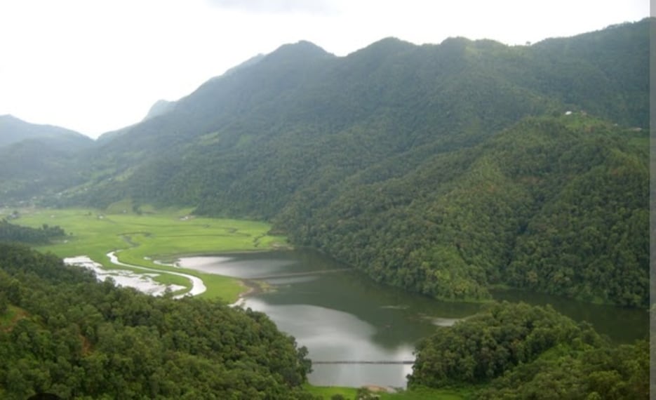 Rupa_Lake_2