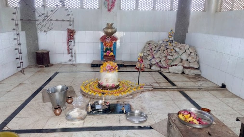 Khimeshwar_Temple_2