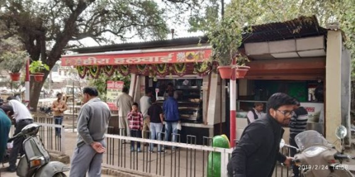 pryagarj_hira_halwai