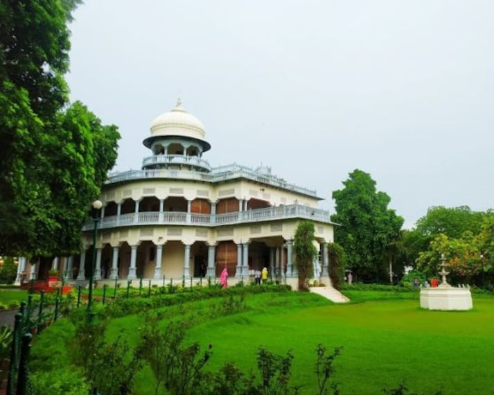 pryagarj_swaraj_bhavan