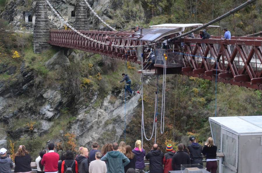 Queenstown_AJ_Hackett_Ledge_Bungy_&_Swing_7