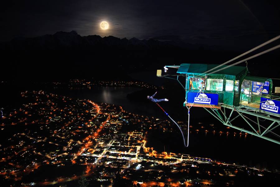 Queenstown_AJ_Hackett_Ledge_Bungy_&_Swing_9