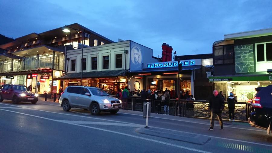 Queenstown_Fergburger_1