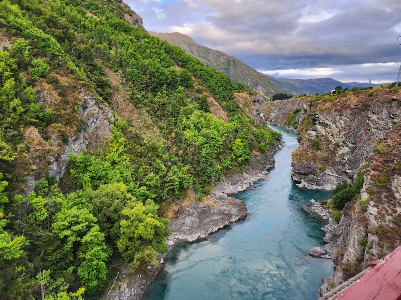 Queenstown_Kawarau_Gorge_Suspension_Bridge_2