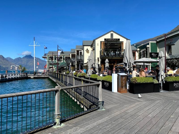 Queenstown_Steamer_Wharf_1