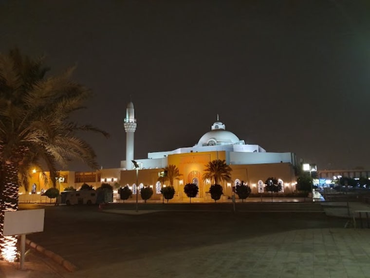 King_Khalid_Grand_Mosque_3