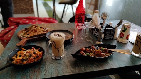 Foodies Heaven Restaurant