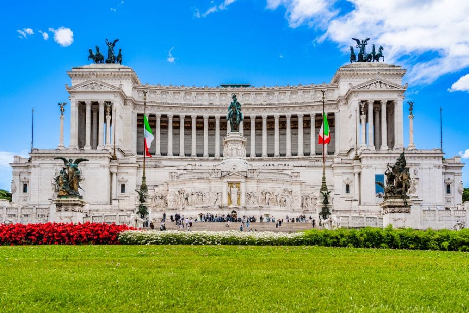 Altar_of_the_Fatherland_2