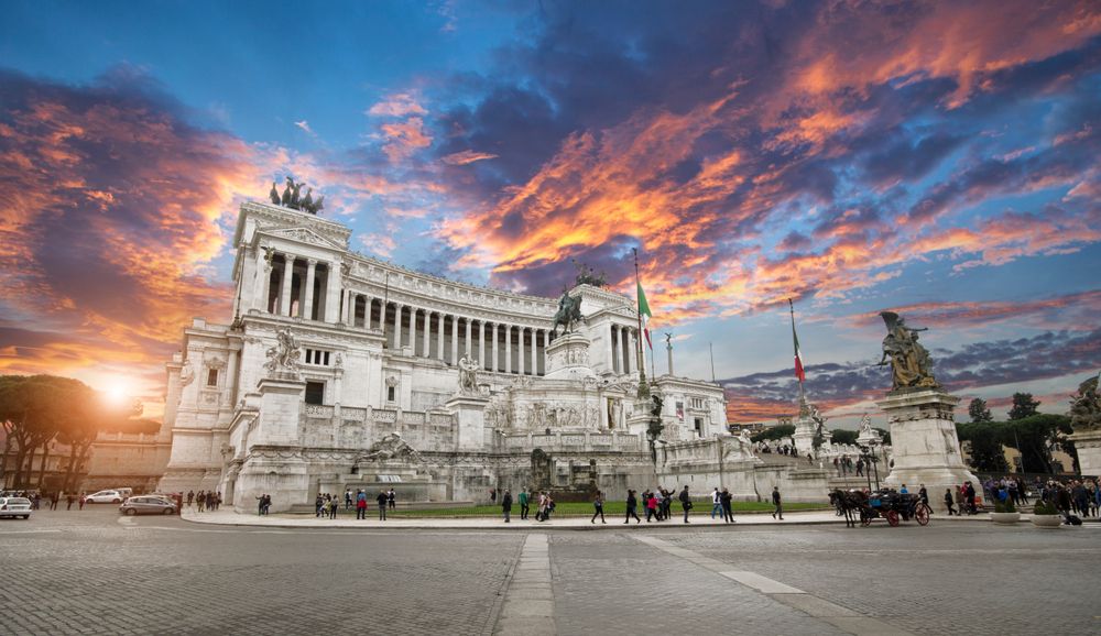 Altar_of_the_Fatherland_3