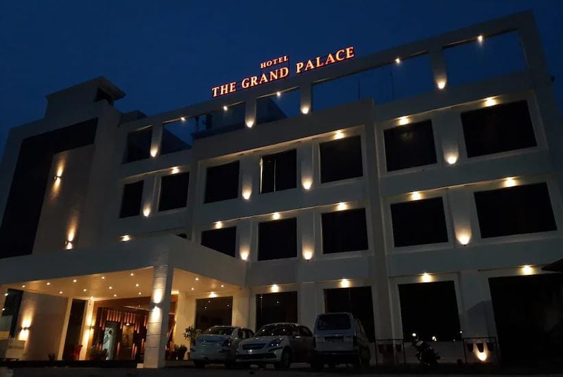 Hotel_the_grand_palace_1