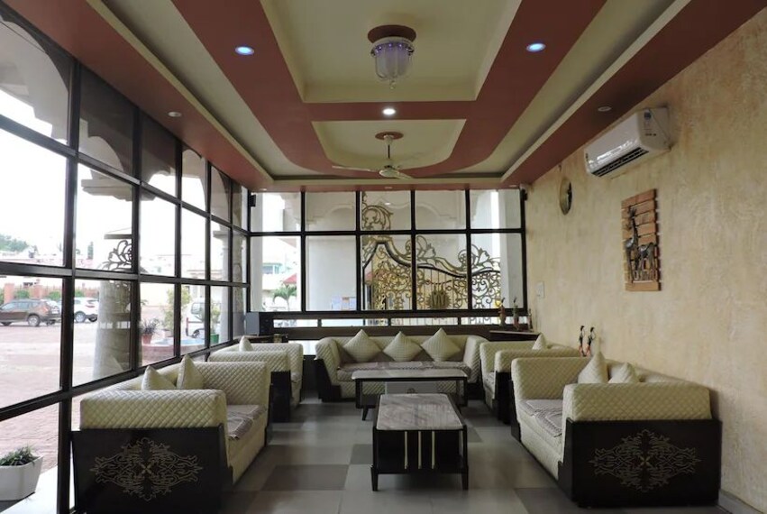 Hotel_royal_palace_1