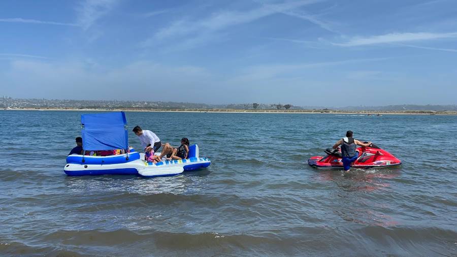 San_Diego_Ski_Beach_2