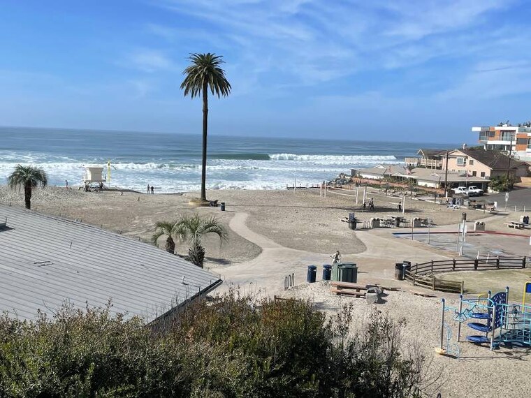 San_Diego_Moonlight_Beach_7