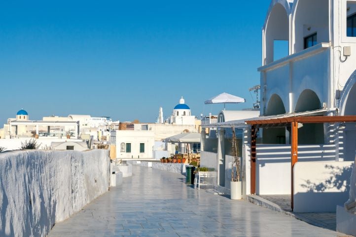 santorini_oia_s_main_street