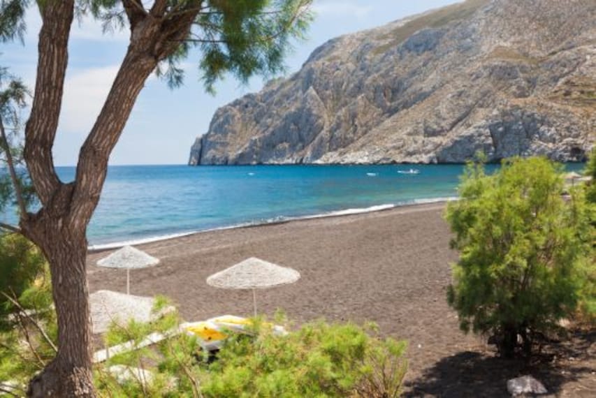 santorini_kamari_beach
