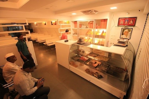 Hotel Chandravilas Bhuvan