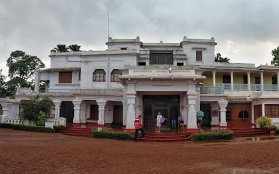 Shantiniketan Rabindra Bhavana Landscape Image
