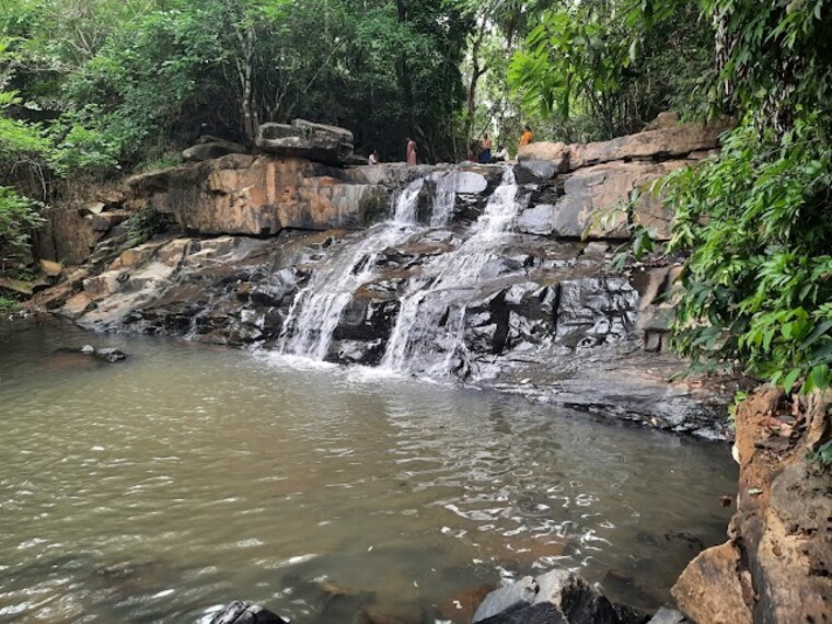 Achakanya_Falls_1