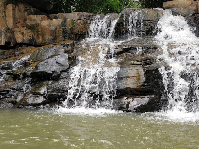 Achakanya_Falls_2