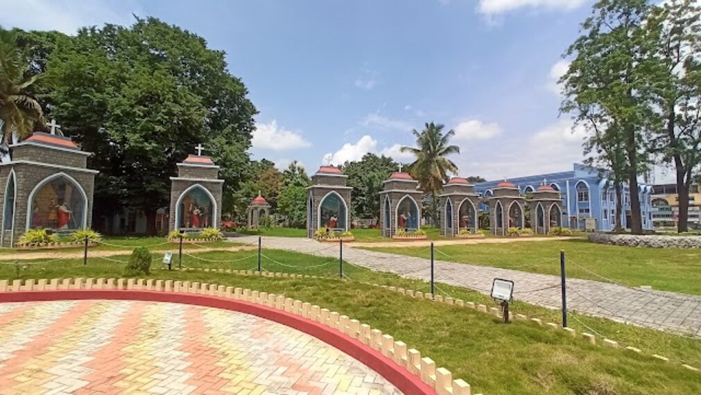 Sacred_Heart_Church_3