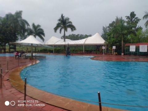 Khanvel Resort