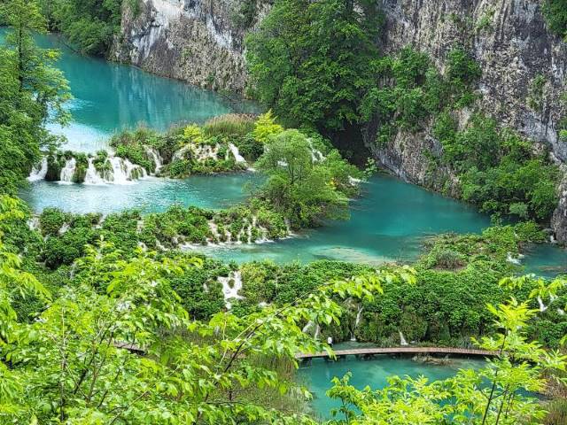 Split_Plitvice_Lakes_National_Park_2