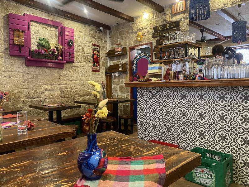 Split_To_Je_Tako_Mexican_Restaurant_2