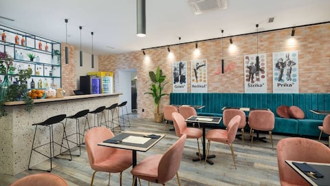 Baza Food Bar & Good Vibes