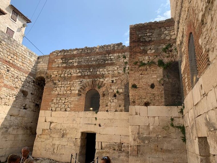 Split_Diocletians_Cellars_9