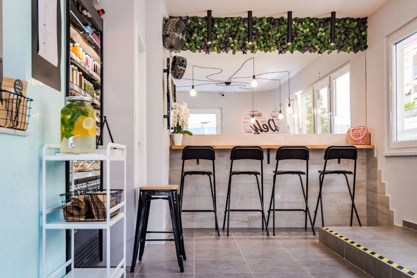 Split_Kats_Kitchen_1