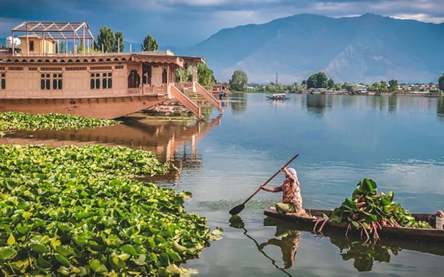 Nigeen lake srinagar landscape Image