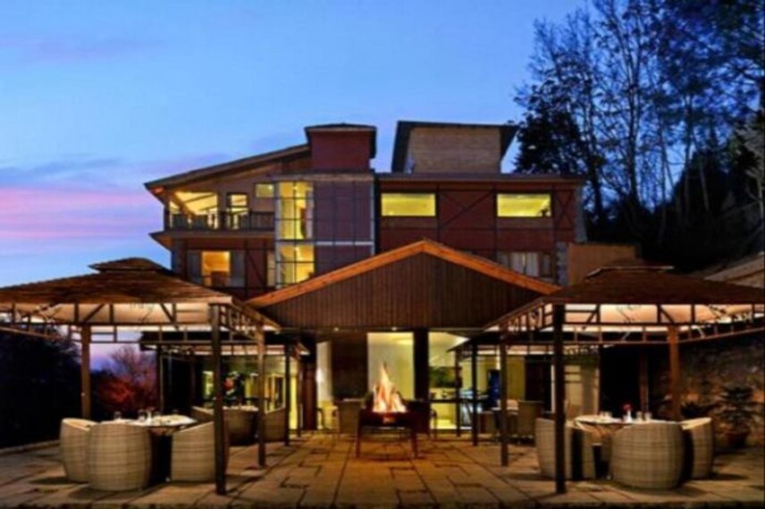 srinagar_rk_sarovar_portico_2