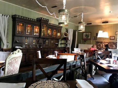 Chekhov Restaurant