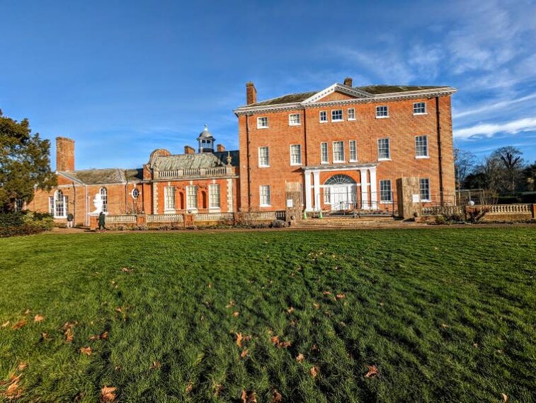 Surrey_Hatchlands_Park_1