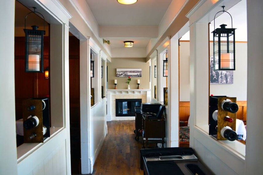 Surrey_Old_Surrey_Restaurant_3