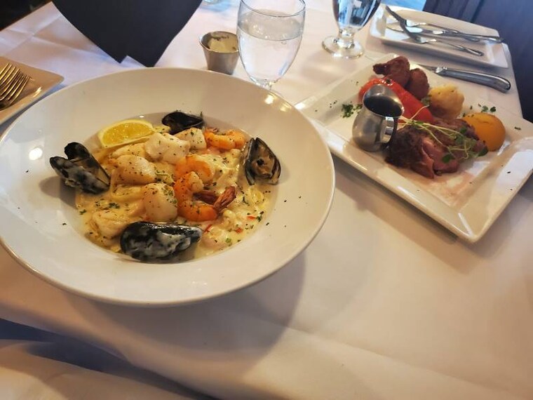 Surrey_Old_Surrey_Restaurant_8