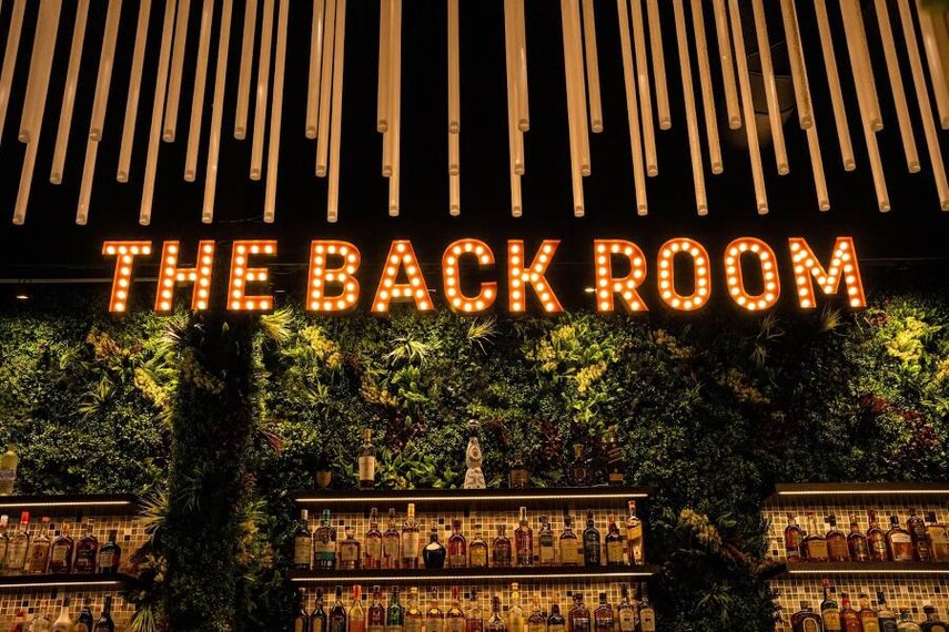 Surrey_The_Black_Room_Surrey_4