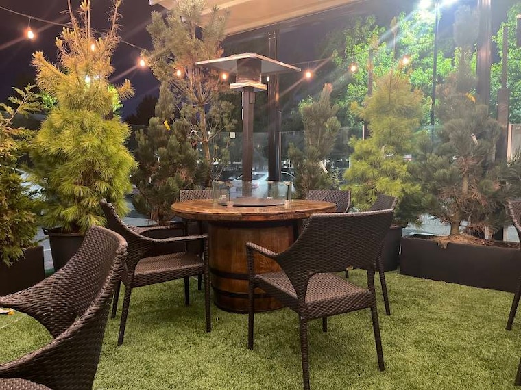 Surrey_The_Black_Room_Surrey_5