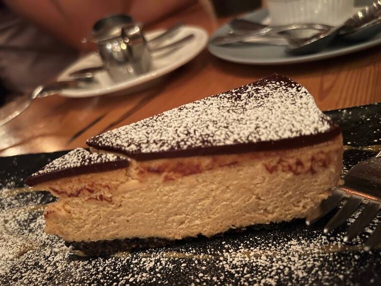 Surrey_Vault_Restaurant_8